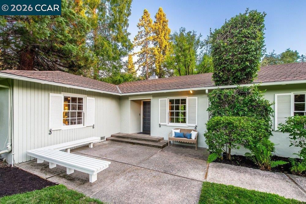 1232 Upper Happy Valley