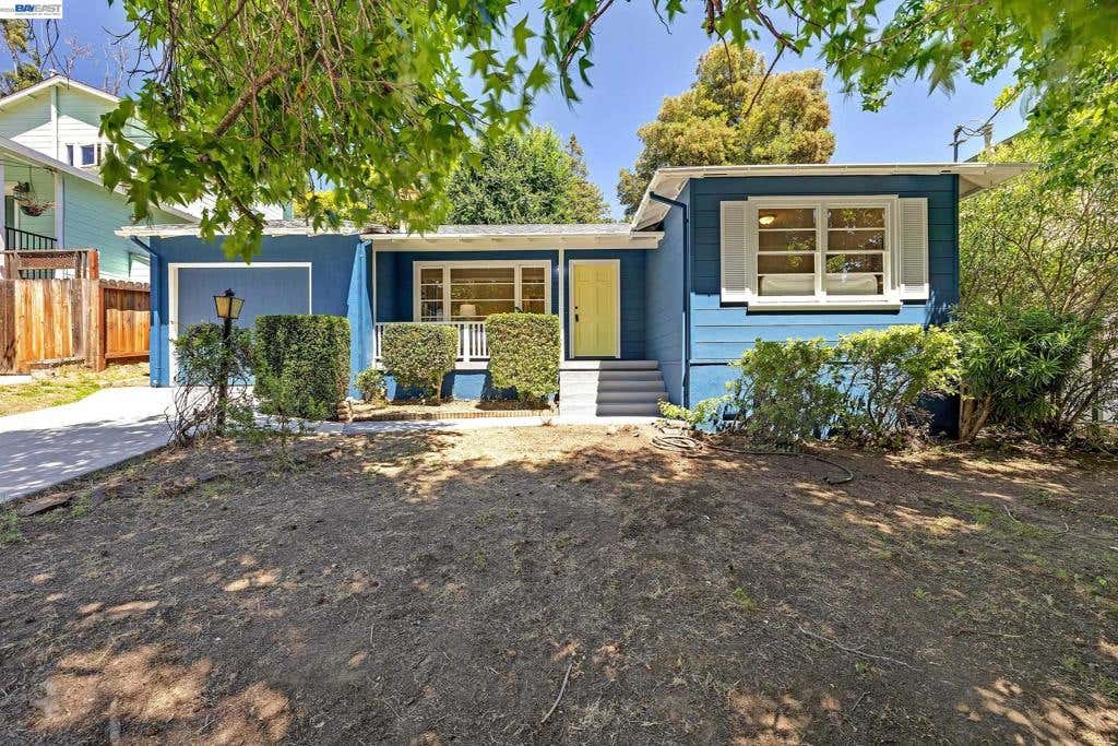 Photo of 18926 Walnut Rd RD, Castro Valley, CA 94546 (MLS # 41138421)