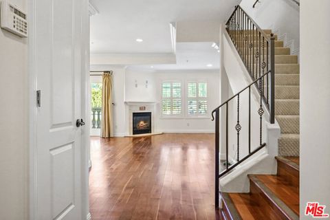 Photo of 1050 N Edinburgh Avenue #303, West Hollywood, CA 90046 (MLS # 26728027)