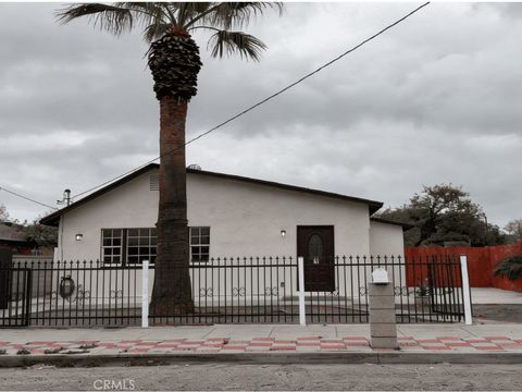 Photo of 1271 W 19th St St, San Bernardino, CA 92411 (MLS # IV26077815)