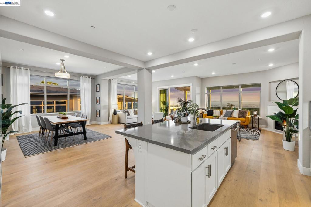 6767 SKYVIEW DRIVE