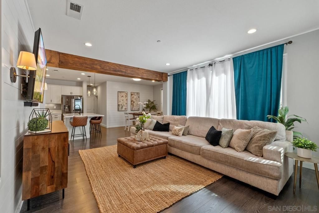 Photo of 1812 Alcala Ct Ct, Chula Vista, CA 91915 (MLS # 250044753SD)