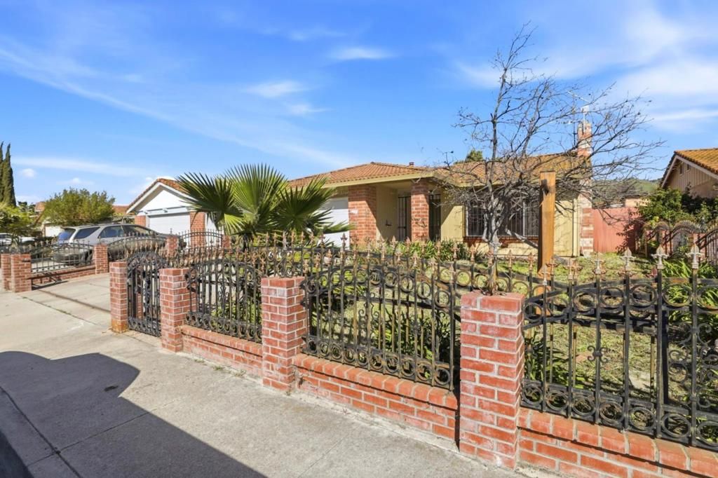 Photo of 2834 Rainwood Court, San Jose, CA 95148 (MLS # ML82036588)