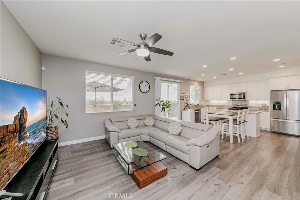815 W 255th Street