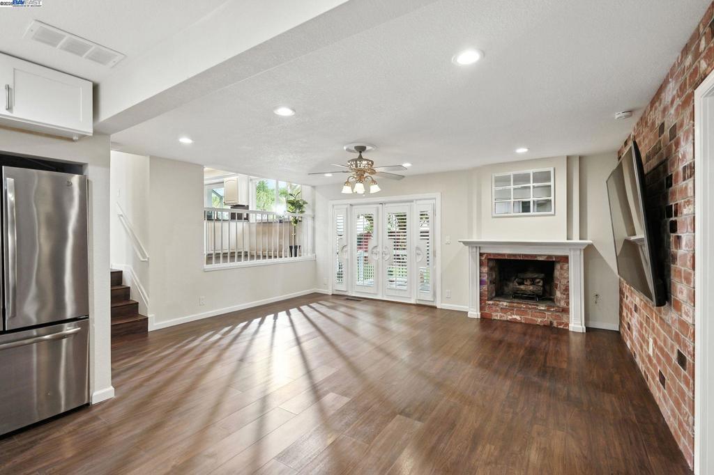 BOLLINGER HILLS - Residential