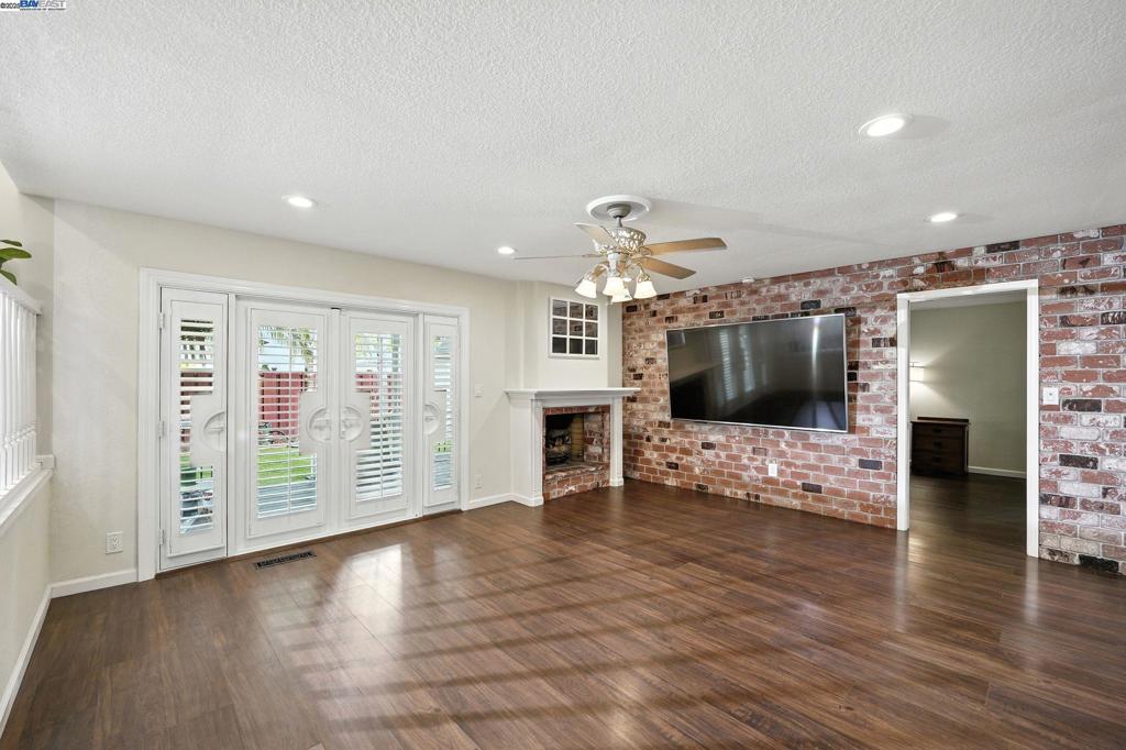 BOLLINGER HILLS - Residential