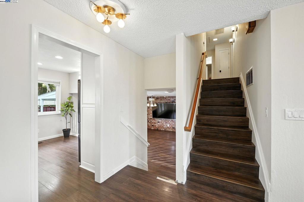 BOLLINGER HILLS - Residential