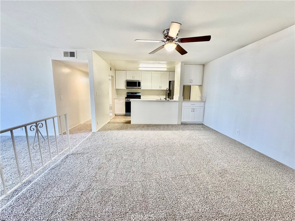 2501 S El Camino Real 23