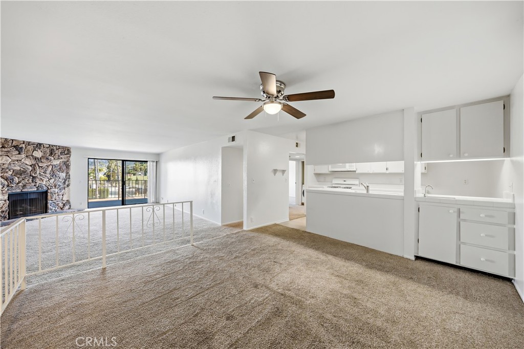 2501 S El Camino Real 23