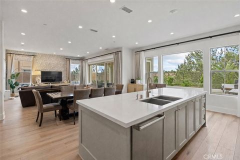 63 Longchamp Irvine CA 92602