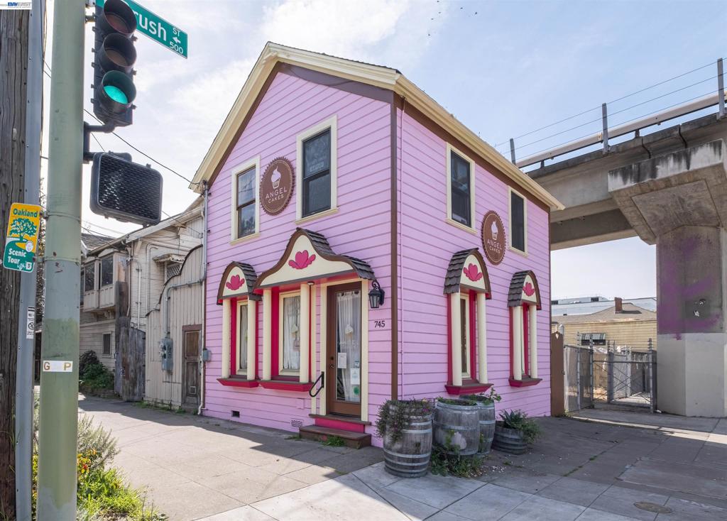 Photo 1 of 26 — 745 5Th St, Oakland, CA 94607