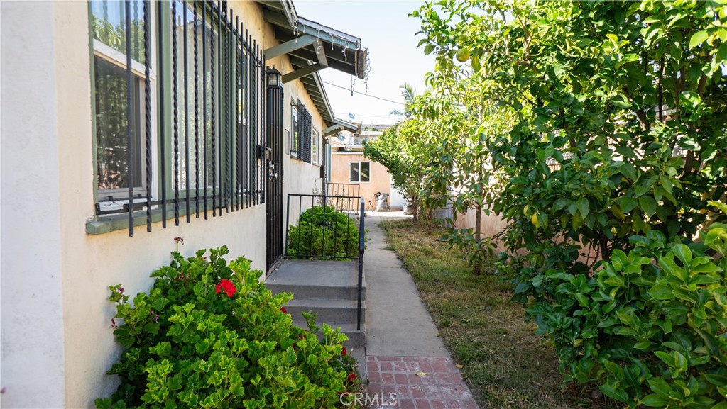 3321 E 17th Street
