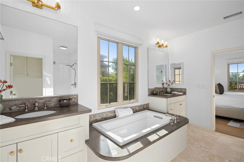 listing image 130720082075194636782