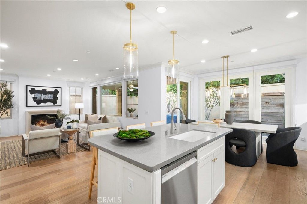 listing image 130721725472199577651