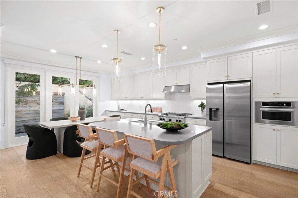 listing image 130720674821992143858