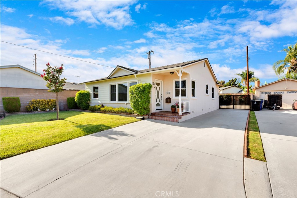 3242 Heglis Avenue