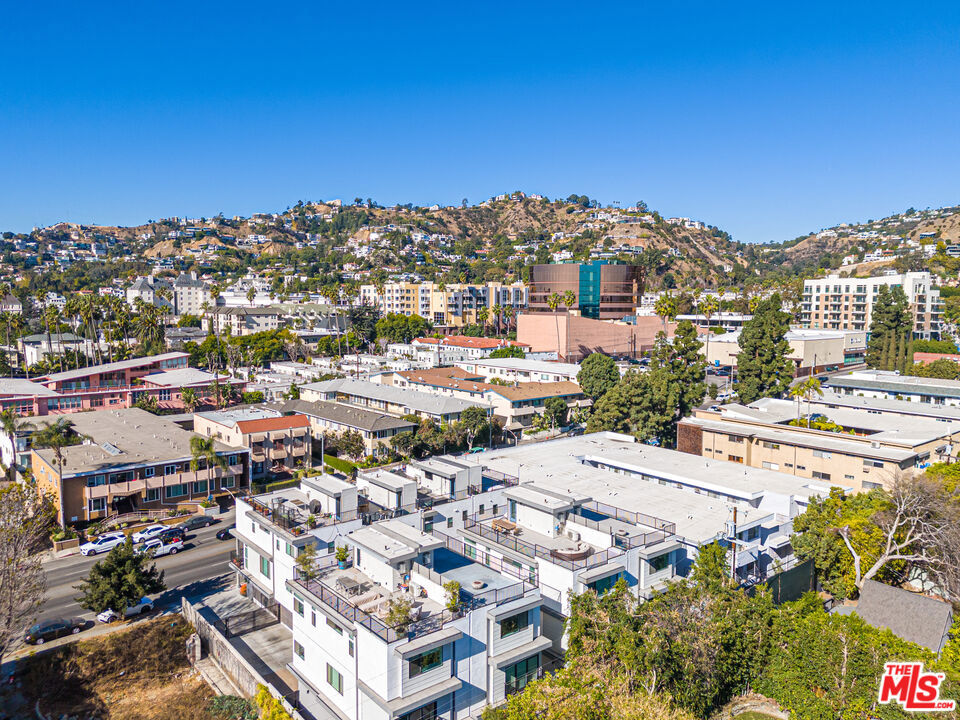 1336 N Fairfax Avenue