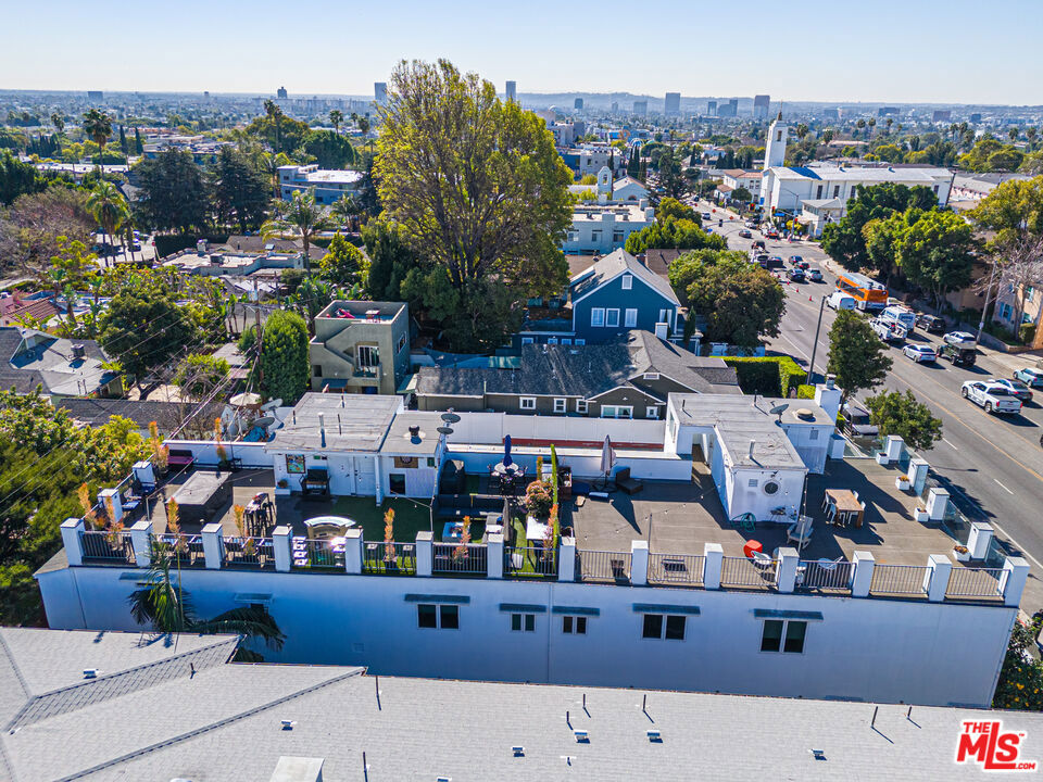 1336 N Fairfax Avenue