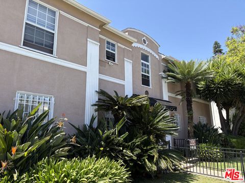 Photo of 615 Hauser Boulevard #21, Los Angeles, CA 90036 (MLS # 26834577)
