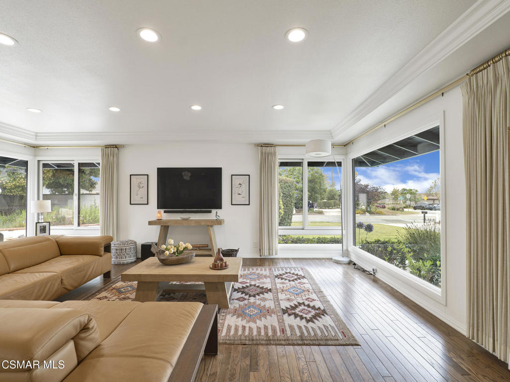 690 Valley Vista Drive