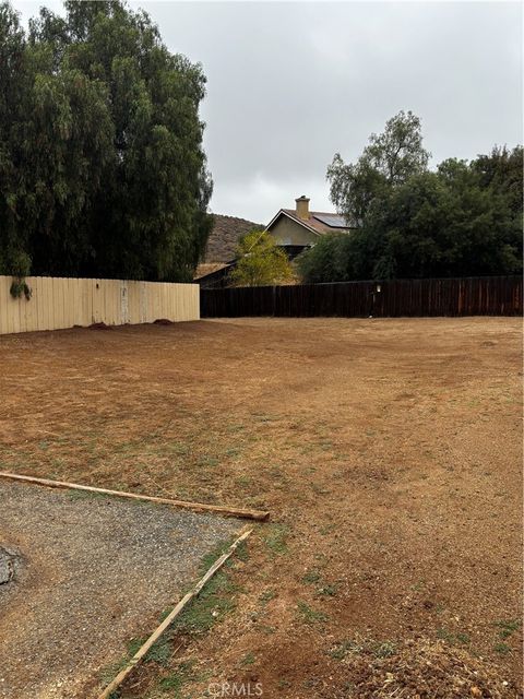 28042 Calle Vallarta Menifee CA 92585