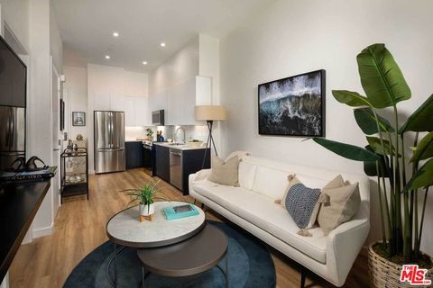 Photo of 3223 Wilshire Boulevard #306, Santa Monica, CA 90403 (MLS # 25525849)