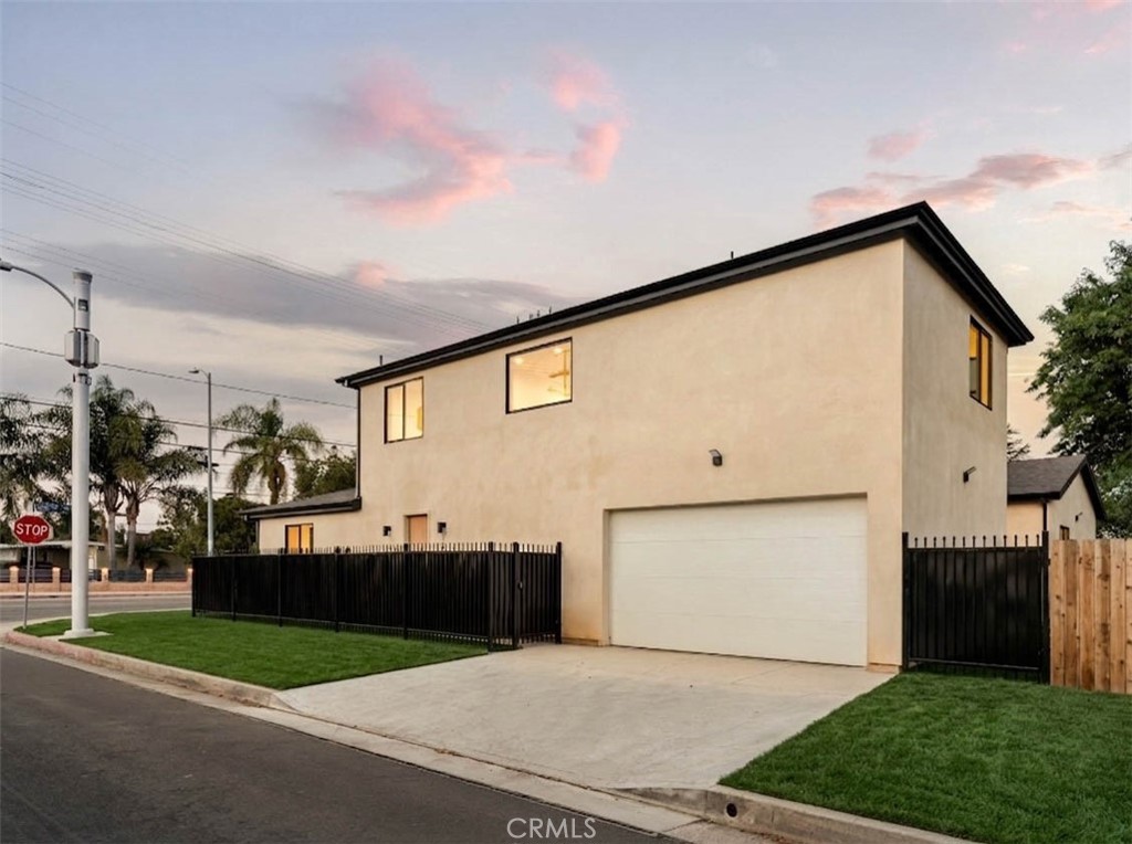 17852 Saticoy Street