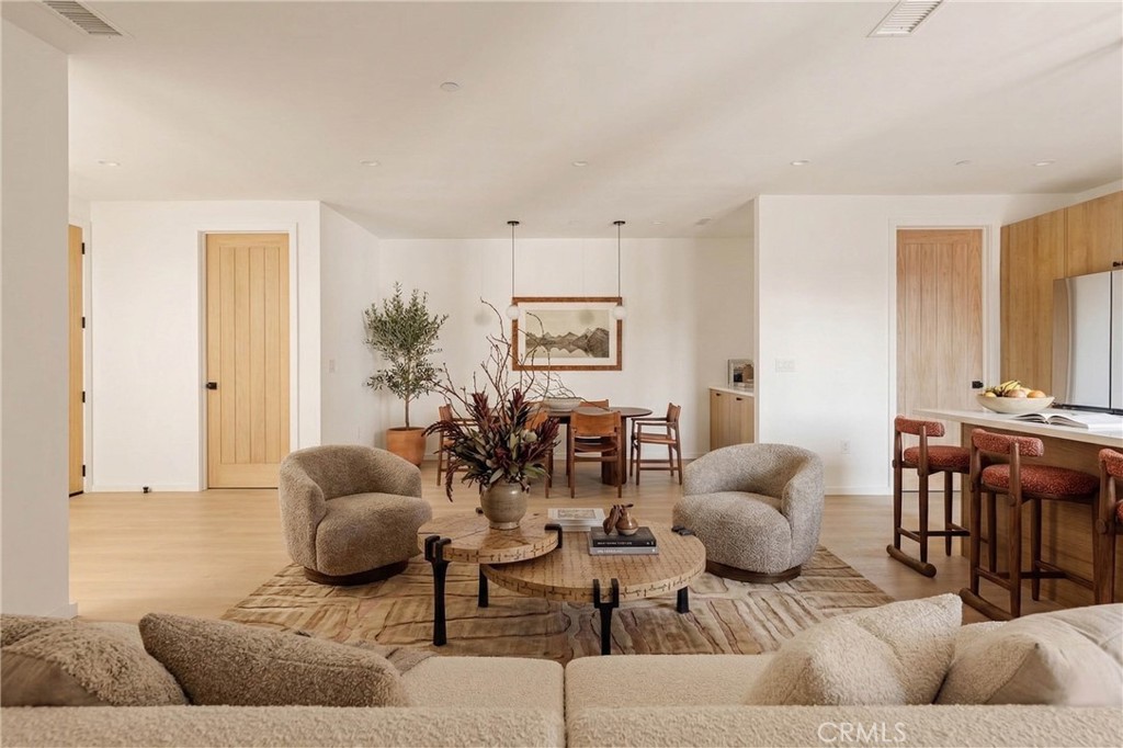 17852 Saticoy Street