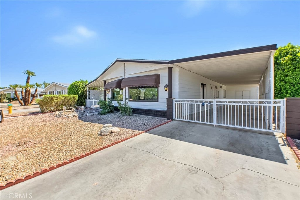 73951 Oak Springs