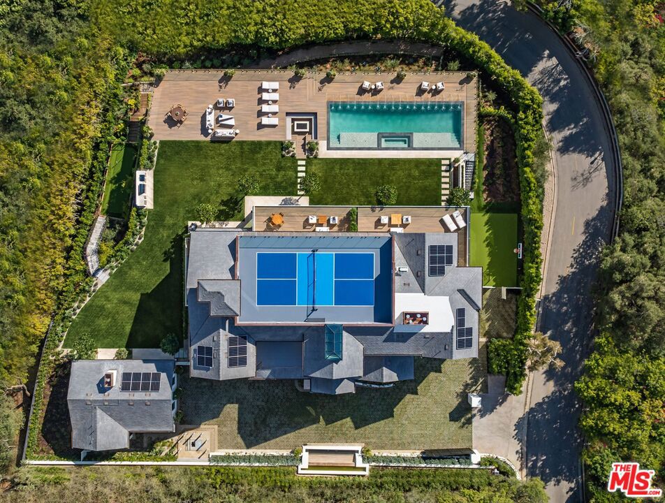 728 Linda Flora Drive