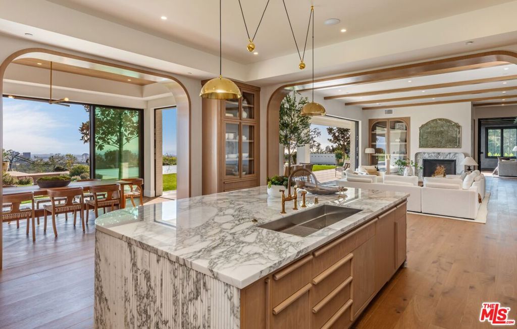 728 Linda Flora Drive