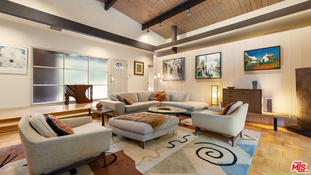 Photo of 13044 Sky Valley Road, Los Angeles, CA 90049 (MLS # 26665413)