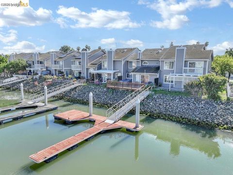 Photo of 184 Pelican Loop Loop, Pittsburg, CA 94565 (MLS # 41131388)