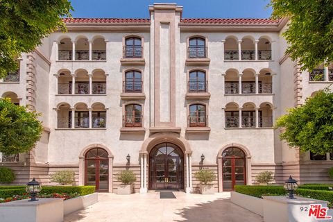 Photo of 9249 Burton Way #305, Beverly Hills, CA 90210 (MLS # 26828193)