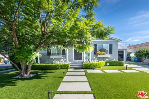 Photo of 5970 Balcom Avenue, Encino, CA 91316 (MLS # 25620377)