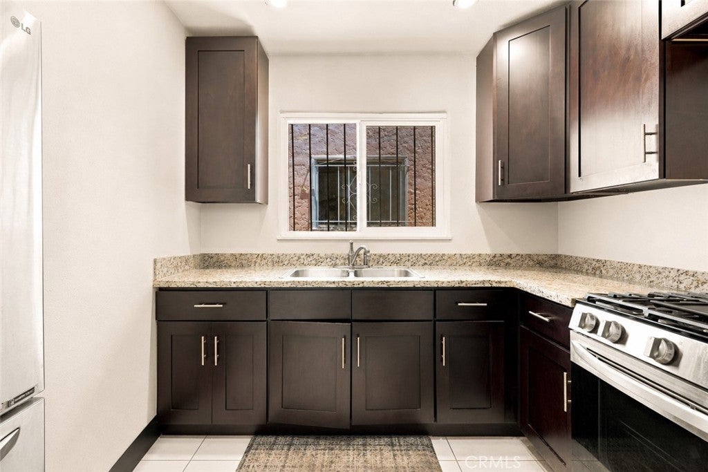 8701 Menlo