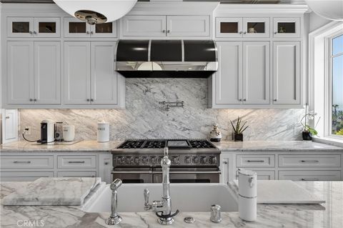 Tiny photo for 405 Blumont Street, Laguna Beach, CA 92651 (MLS # OC26028801)