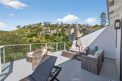 Tiny photo for 405 Blumont Street, Laguna Beach, CA 92651 (MLS # OC26028801)