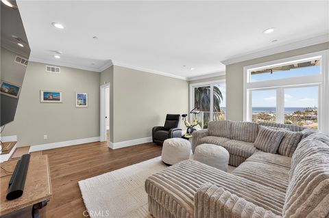 Tiny photo for 405 Blumont Street, Laguna Beach, CA 92651 (MLS # OC26028801)