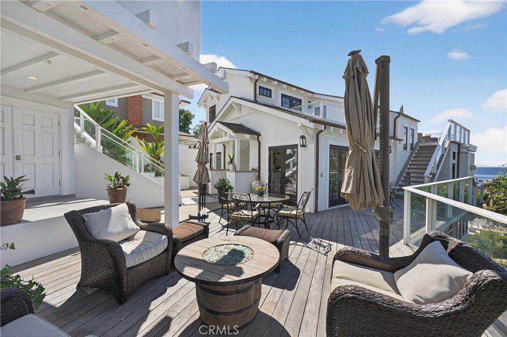 Photo of 405 Blumont Street, Laguna Beach, CA 92651 (MLS # OC26028801)