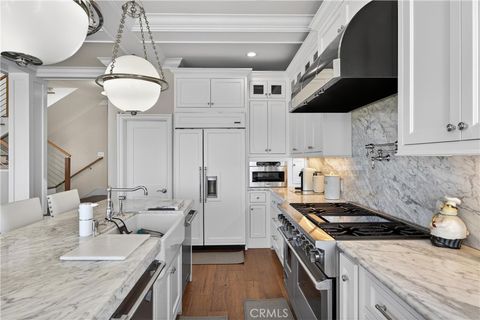 Tiny photo for 405 Blumont Street, Laguna Beach, CA 92651 (MLS # OC26028801)