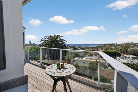 Tiny photo for 405 Blumont Street, Laguna Beach, CA 92651 (MLS # OC26028801)