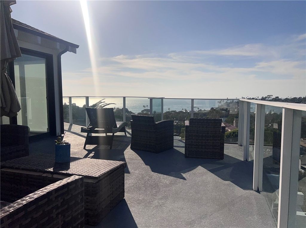 Photo of 405 Blumont Street, Laguna Beach, CA 92651 (MLS # OC26028801)