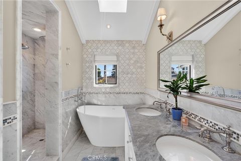 Tiny photo for 405 Blumont Street, Laguna Beach, CA 92651 (MLS # OC26028801)