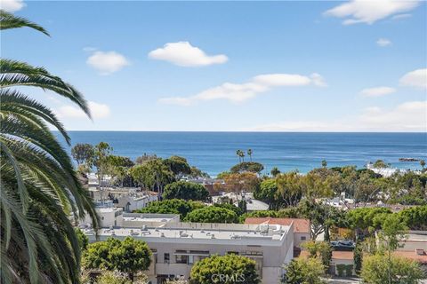 Tiny photo for 405 Blumont Street, Laguna Beach, CA 92651 (MLS # OC26028801)