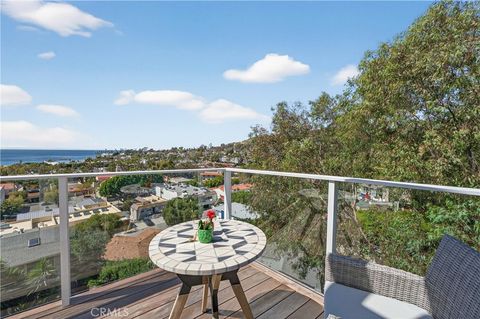 Tiny photo for 405 Blumont Street, Laguna Beach, CA 92651 (MLS # OC26028801)