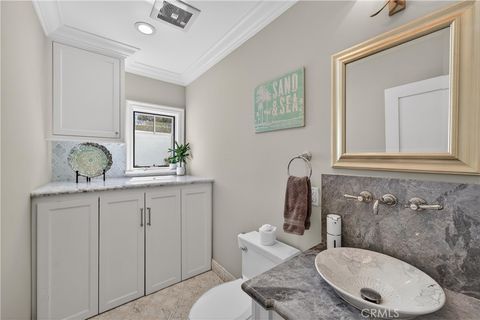 Tiny photo for 405 Blumont Street, Laguna Beach, CA 92651 (MLS # OC26028801)