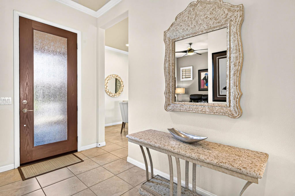 81686 Avenida Sombra
