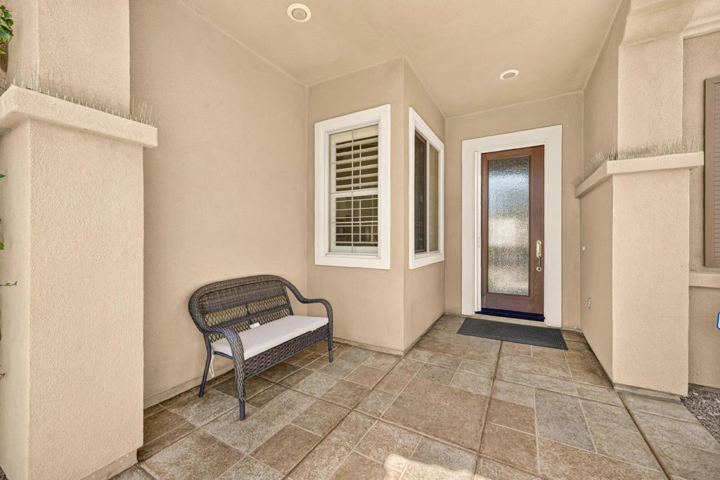 81686 Avenida Sombra