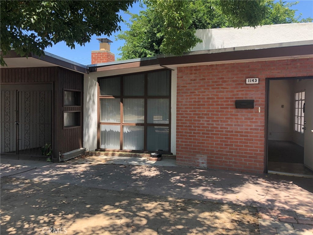 1143 E Simpson